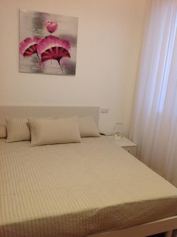 B&B A Casa Di Amici Giardini Naxos Quarto foto